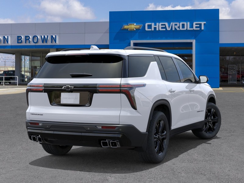 Chevrolet Traverse Vehicle Full-screen Gallery Image 4