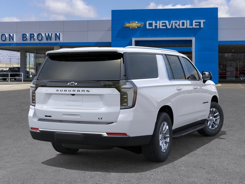 Chevrolet Suburban Vehicle Full-screen Gallery Image 4