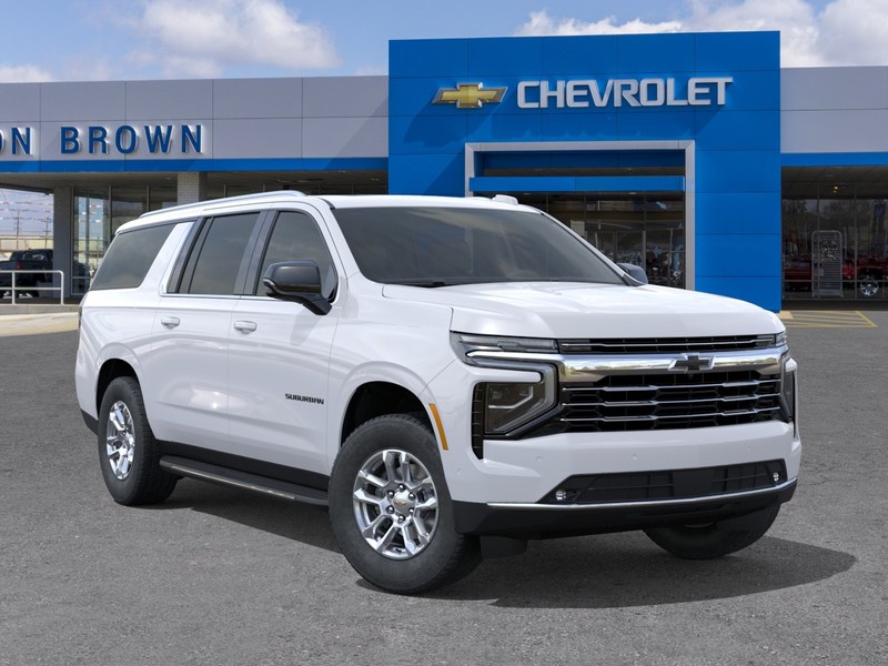 Chevrolet Suburban Vehicle Full-screen Gallery Image 7