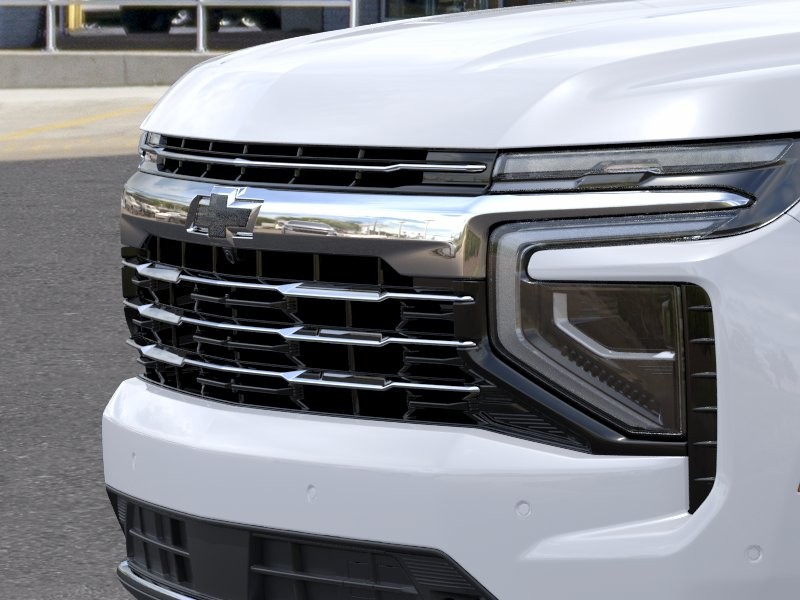 Chevrolet Suburban Vehicle Full-screen Gallery Image 13