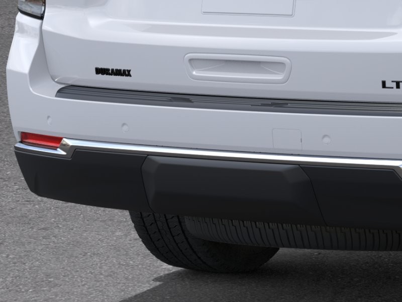 Chevrolet Suburban Vehicle Full-screen Gallery Image 14