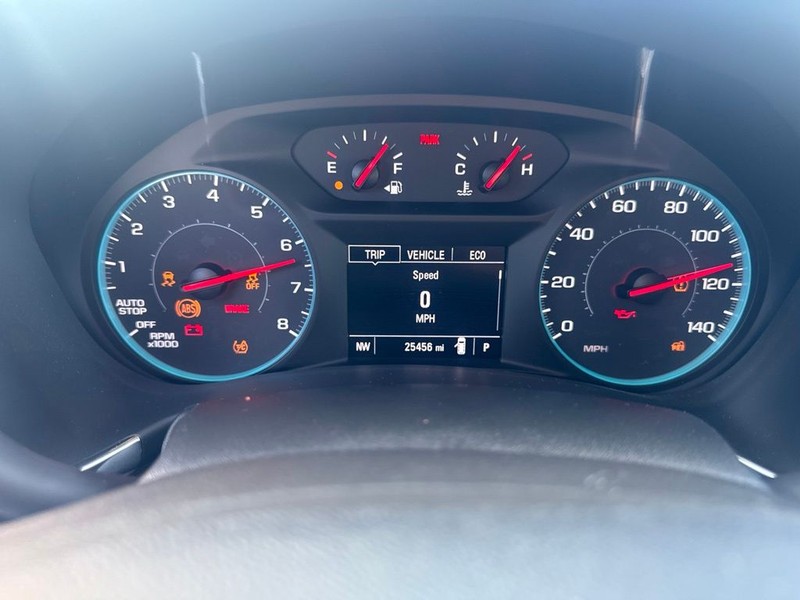 Chevrolet Equinox Vehicle Full-screen Gallery Image 10