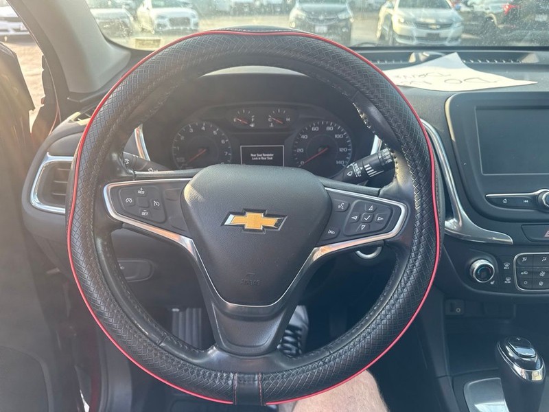 Chevrolet Equinox Vehicle Full-screen Gallery Image 18