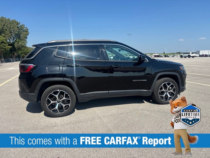 Jeep Compass Vehicle Full-screen Gallery Image 3