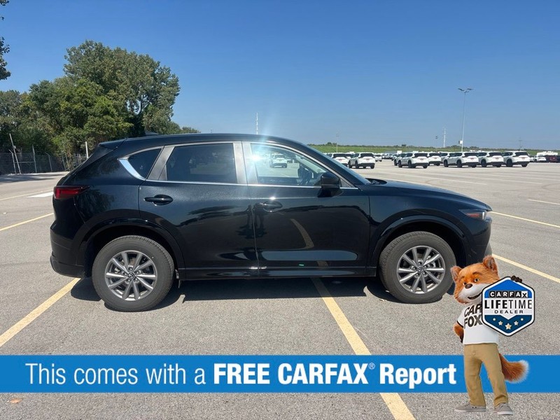 Mazda CX-5 Vehicle Full-screen Gallery Image 3