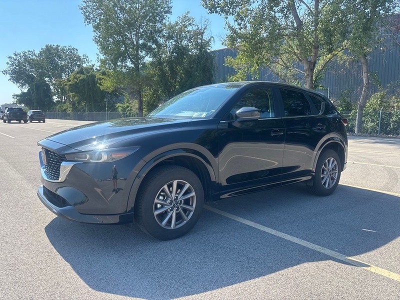 Mazda CX-5 Vehicle Full-screen Gallery Image 7