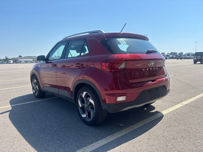 Hyundai Venue Vehicle Full-screen Gallery Image 6