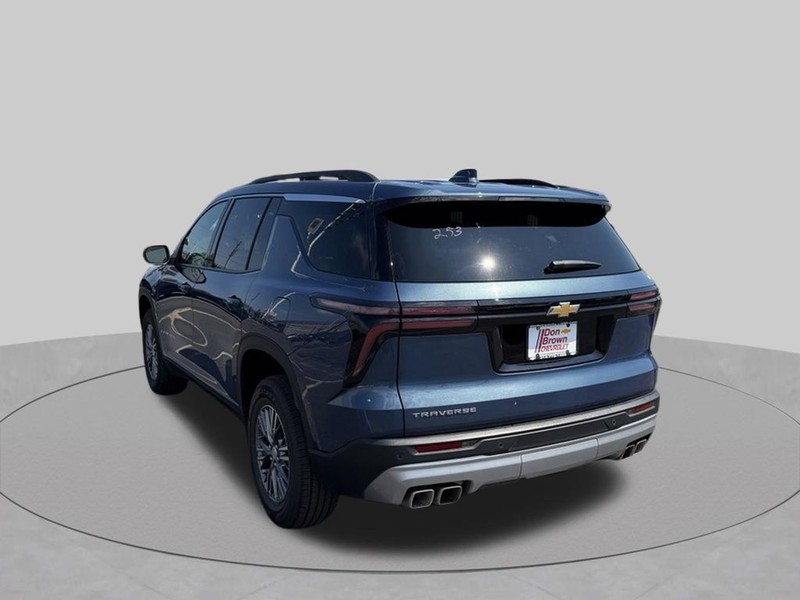 Chevrolet Traverse Vehicle Full-screen Gallery Image 10