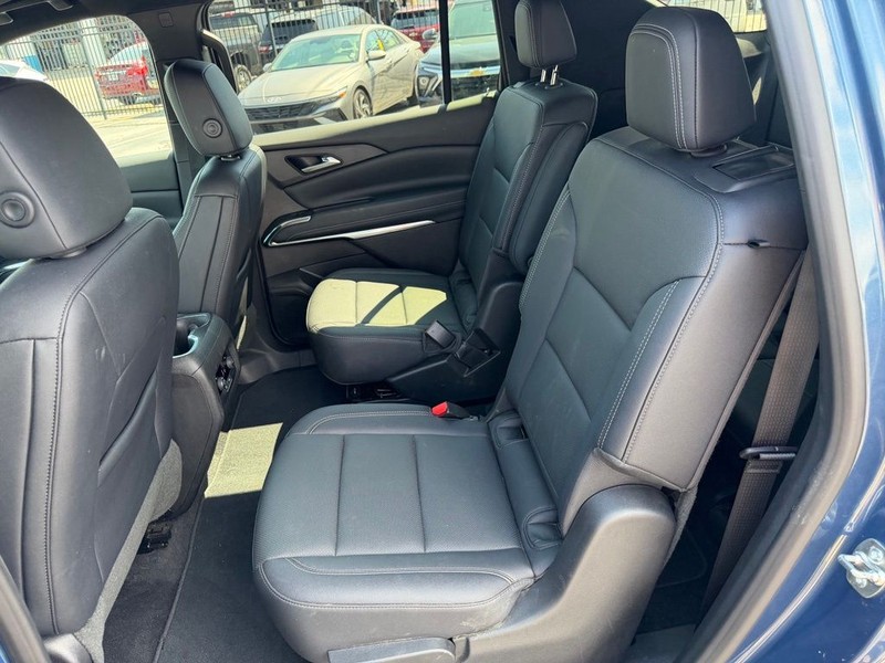 Chevrolet Traverse Vehicle Full-screen Gallery Image 23
