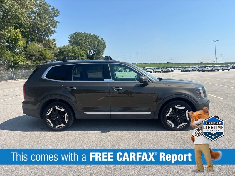 Kia Telluride Vehicle Full-screen Gallery Image 3