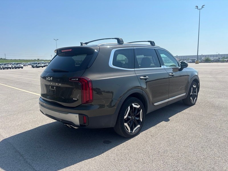Kia Telluride Vehicle Full-screen Gallery Image 4