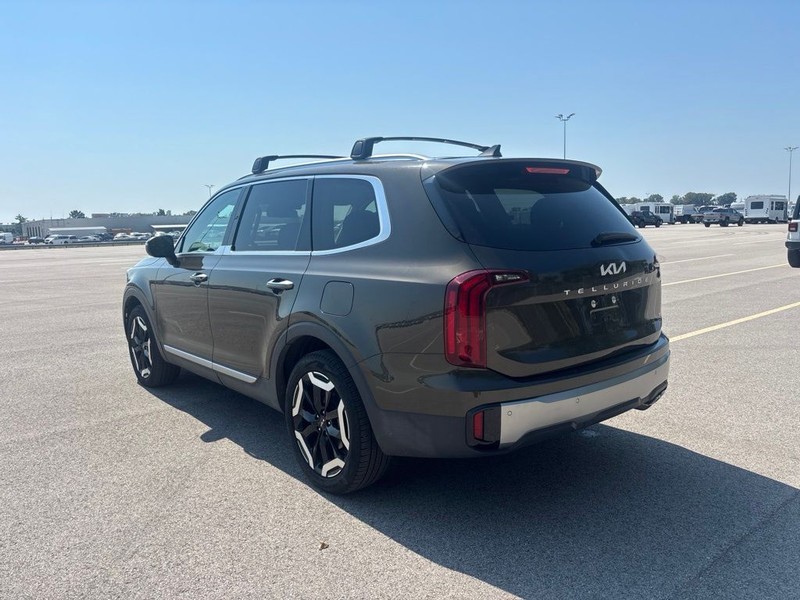 Kia Telluride Vehicle Full-screen Gallery Image 6