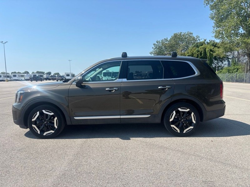 Kia Telluride Vehicle Full-screen Gallery Image 7