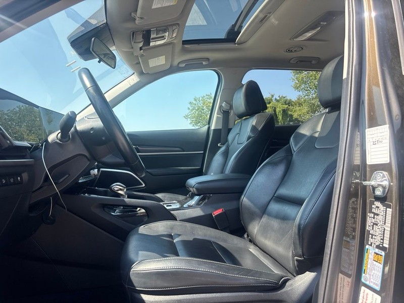 Kia Telluride Vehicle Full-screen Gallery Image 11