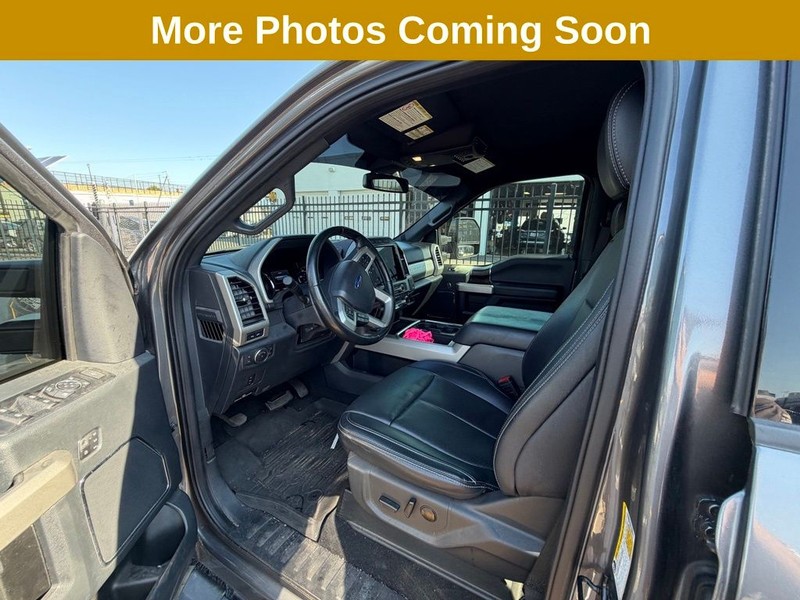 Ford Super Duty F-250 SRW Vehicle Full-screen Gallery Image 8