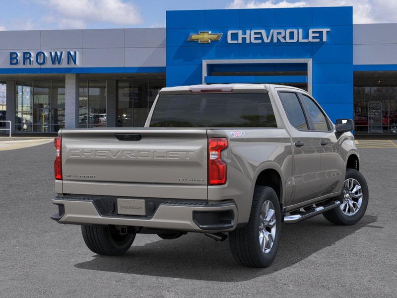 Chevrolet Silverado 1500 Vehicle Full-screen Gallery Image 4