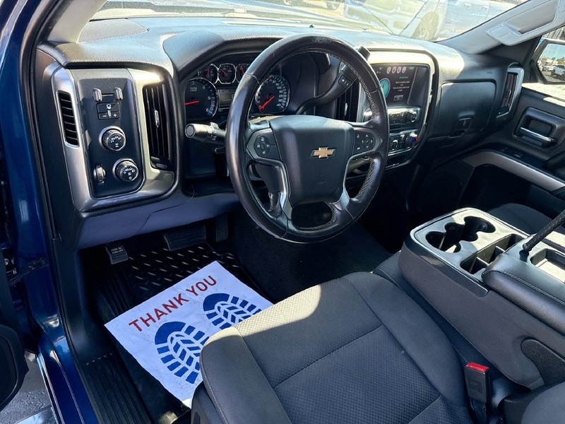 Chevrolet Silverado 1500 Vehicle Full-screen Gallery Image 18