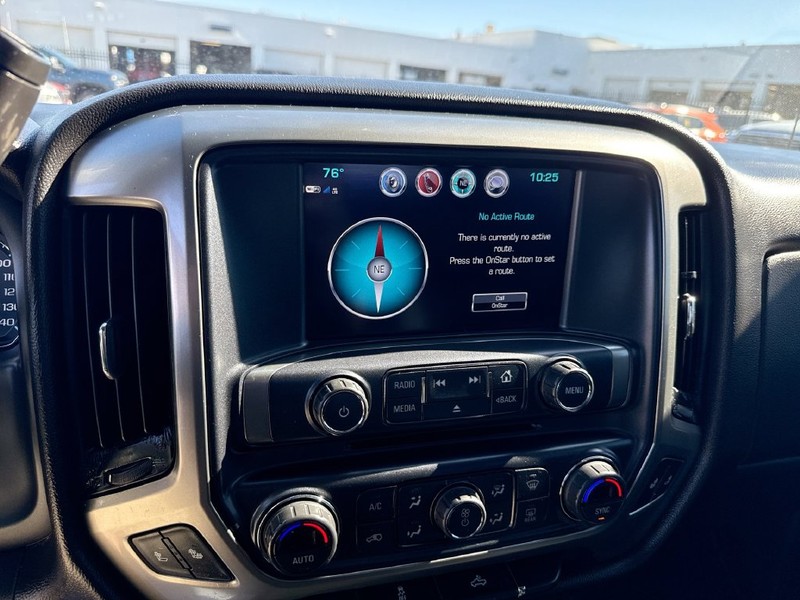 Chevrolet Silverado 1500 Vehicle Full-screen Gallery Image 21