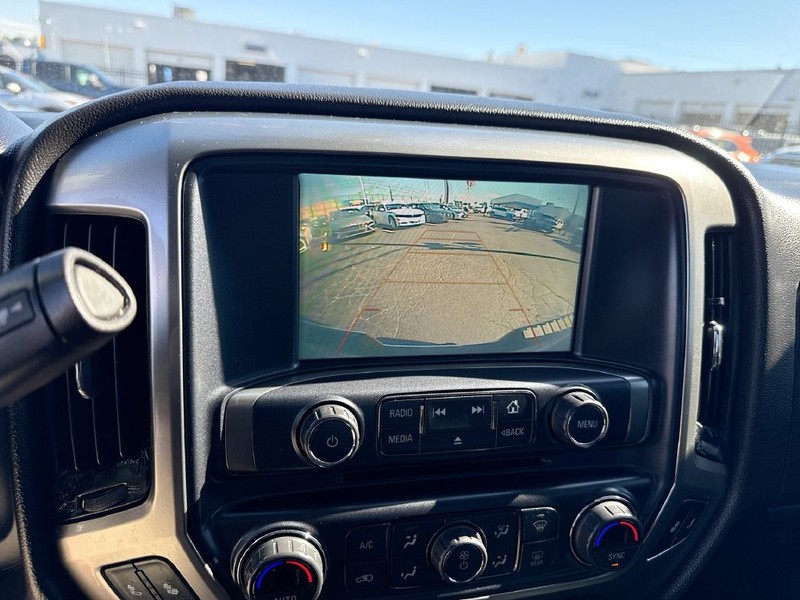 Chevrolet Silverado 1500 Vehicle Full-screen Gallery Image 22