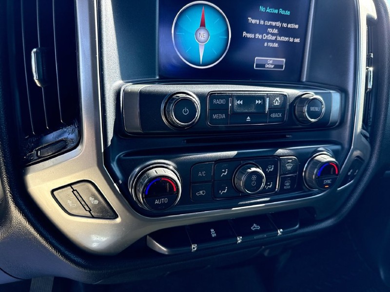 Chevrolet Silverado 1500 Vehicle Full-screen Gallery Image 24