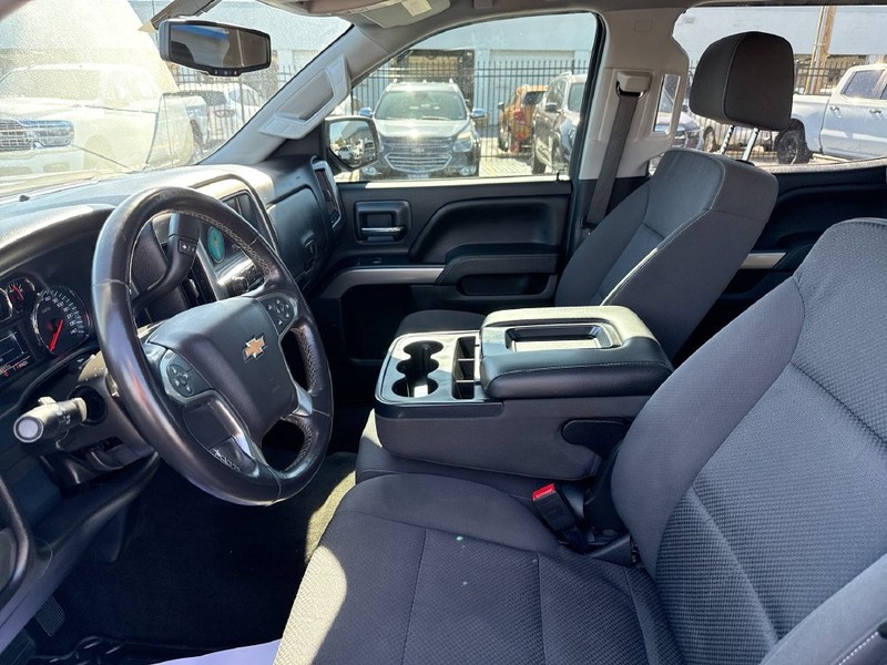 Chevrolet Silverado 1500 Vehicle Full-screen Gallery Image 26
