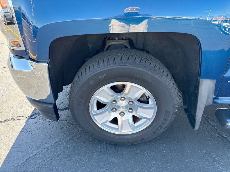 Chevrolet Silverado 1500 Vehicle Full-screen Gallery Image 35