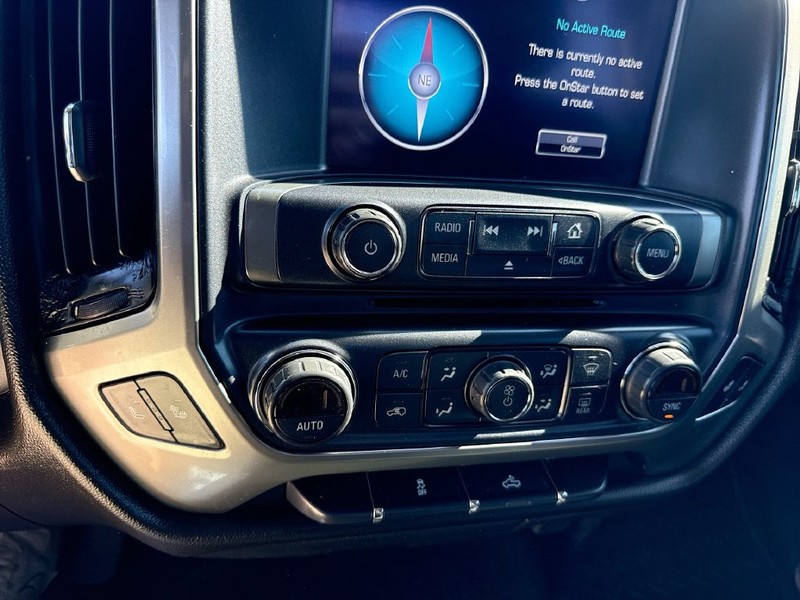 Chevrolet Silverado 1500 Vehicle Full-screen Gallery Image 37