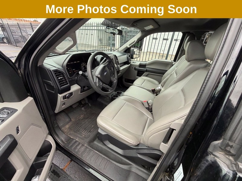 Ford F-150 Vehicle Full-screen Gallery Image 8