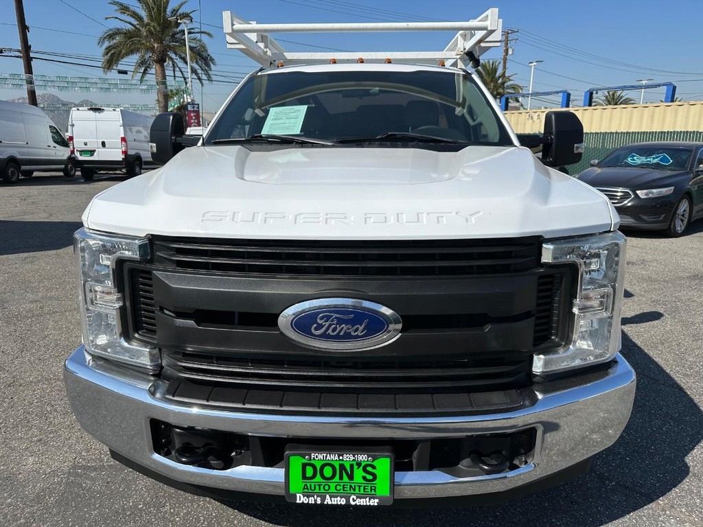 2018 Ford F-350 Utility photo