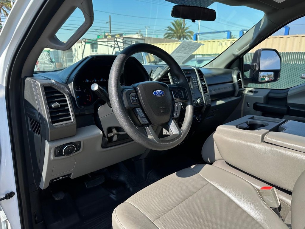 2018 Ford F-350 Utility photo