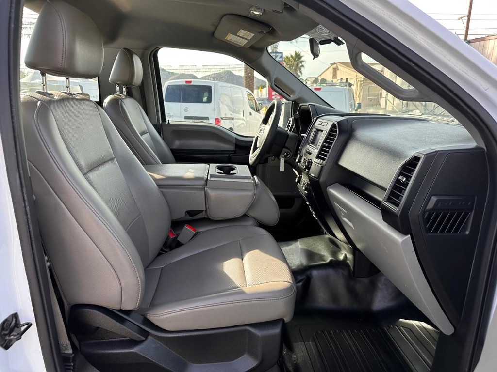 Ford F-150 Vehicle Full-screen Gallery Image 21