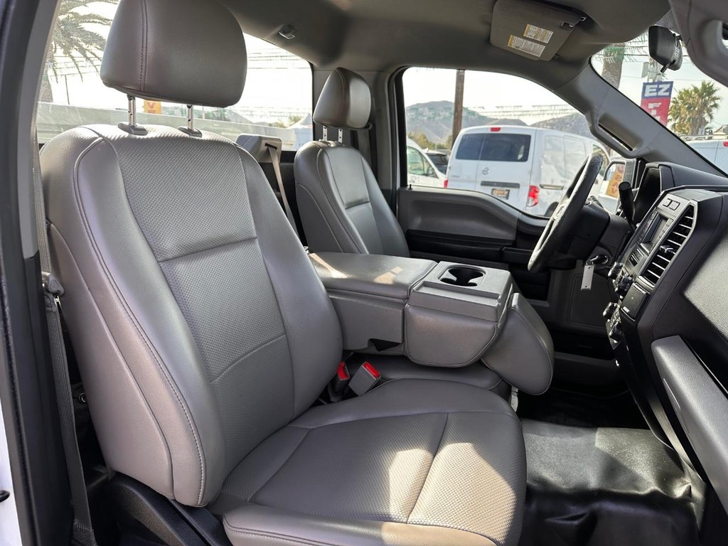 Ford F-150 Vehicle Full-screen Gallery Image 22