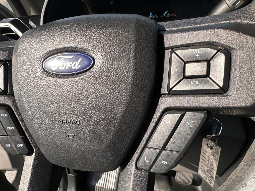 Ford F-150 Vehicle Full-screen Gallery Image 26