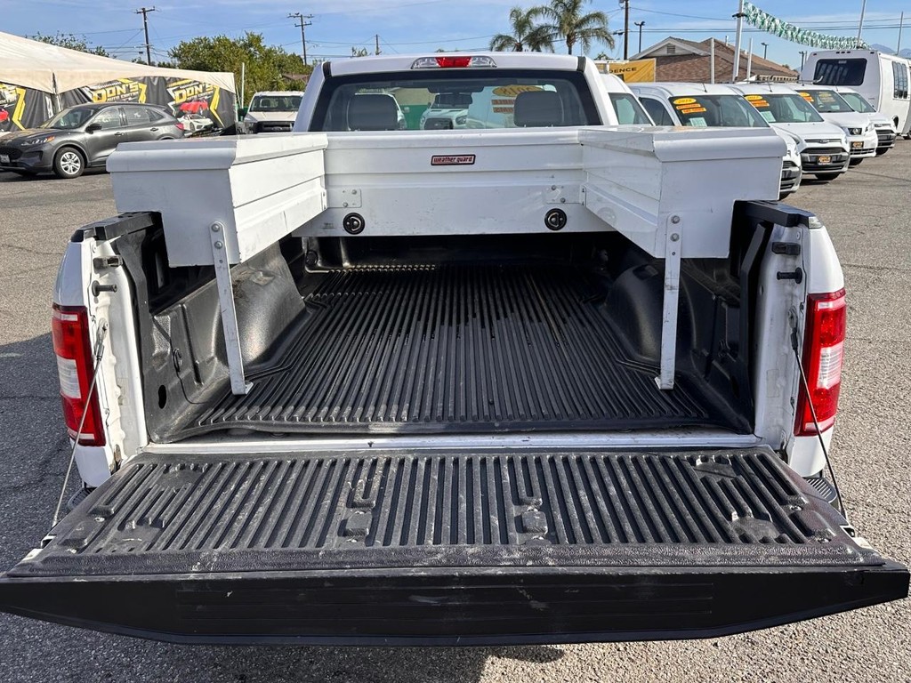 Ford F-150 Vehicle Full-screen Gallery Image 29