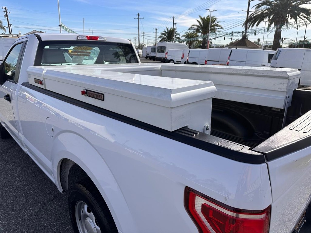 Ford F-150 Vehicle Full-screen Gallery Image 31