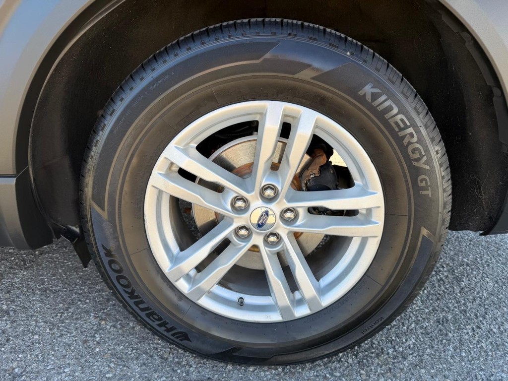 Ford Explorer Vehicle Full-screen Gallery Image 50