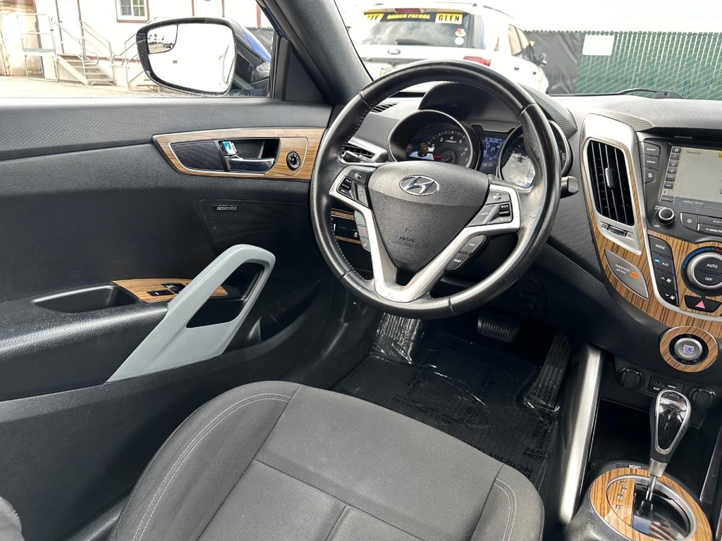 2017 Hyundai Veloster   photo