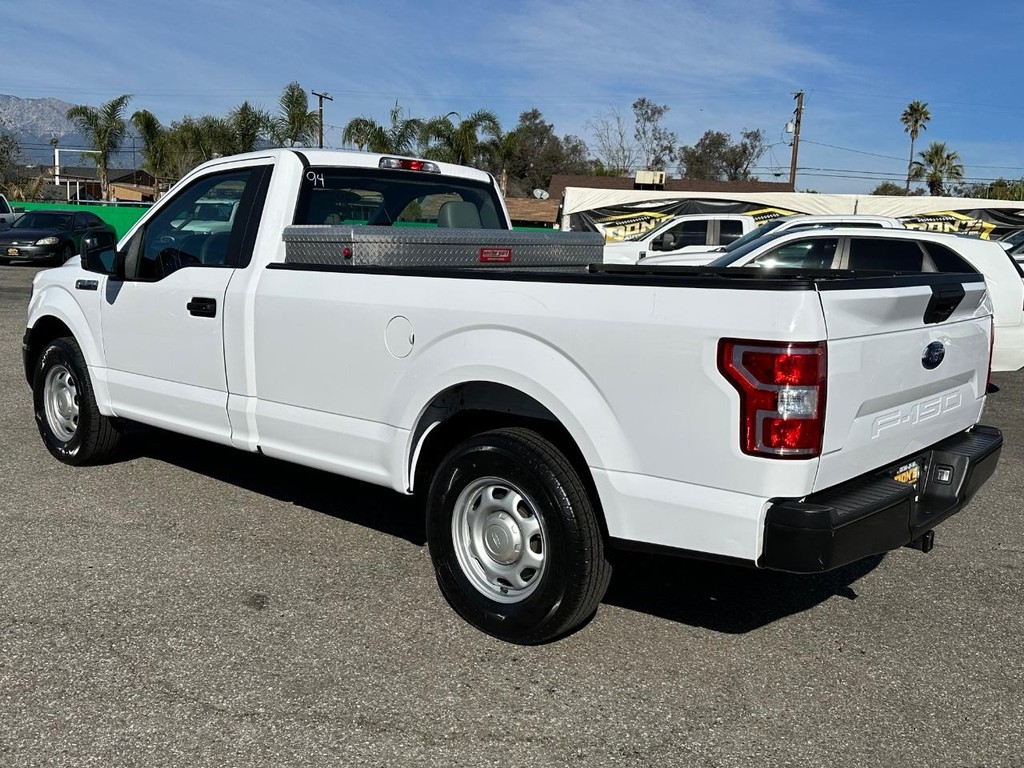 Ford F-150 Vehicle Full-screen Gallery Image 09