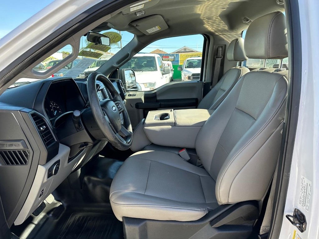 Ford F-150 Vehicle Full-screen Gallery Image 16