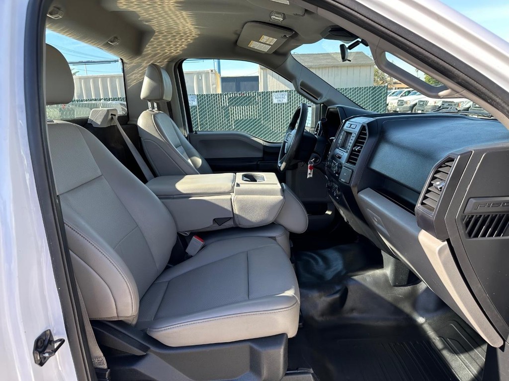 Ford F-150 Vehicle Full-screen Gallery Image 20