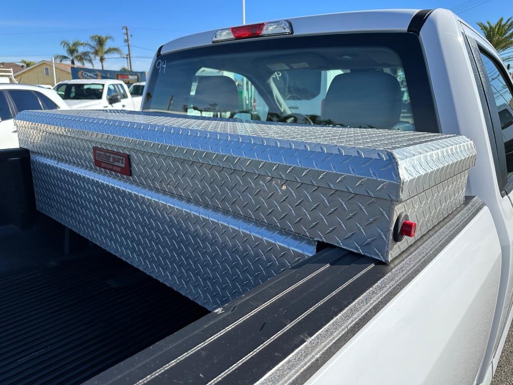 Ford F-150 Vehicle Full-screen Gallery Image 24