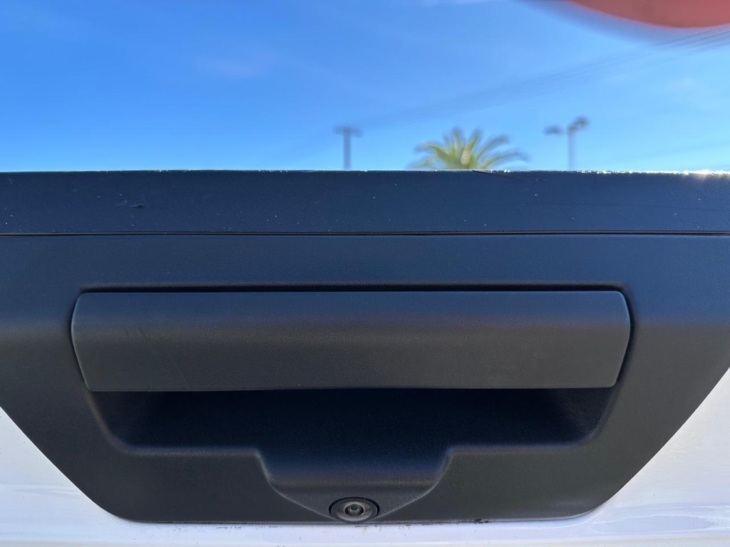 Ford F-150 Vehicle Full-screen Gallery Image 25