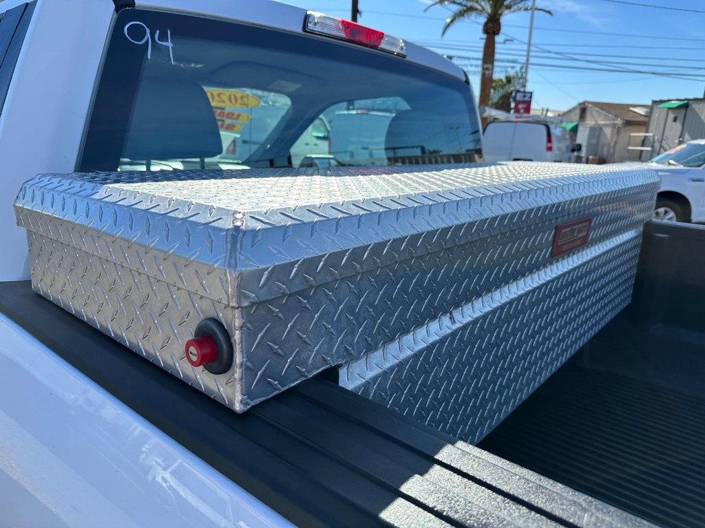 Ford F-150 Vehicle Full-screen Gallery Image 26