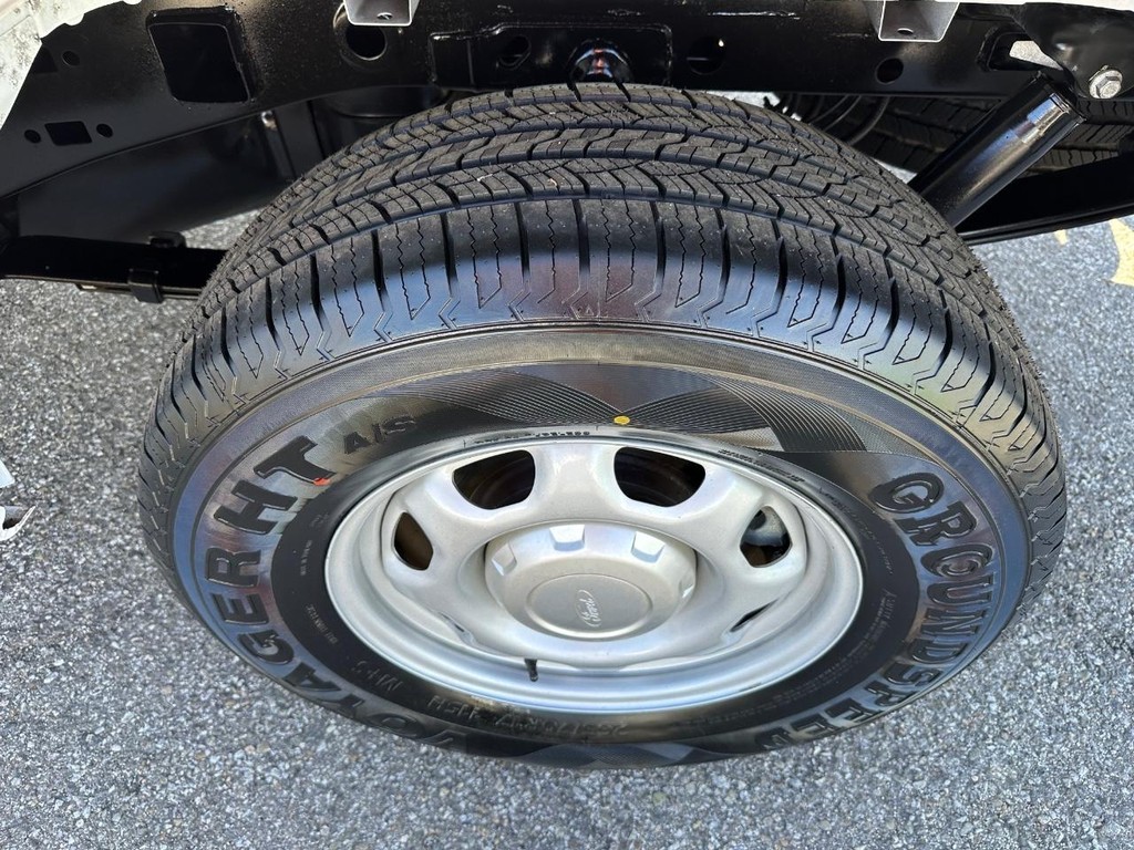 Ford F-150 Vehicle Full-screen Gallery Image 29