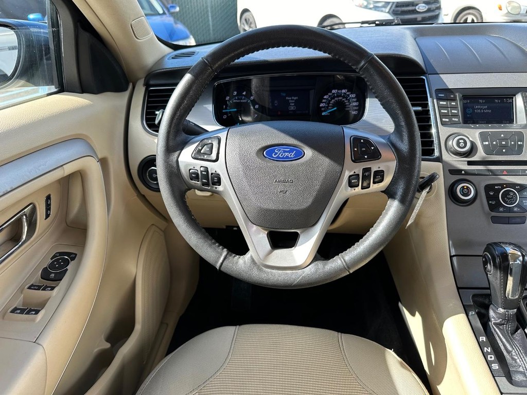 2018 Ford Taurus SEL photo