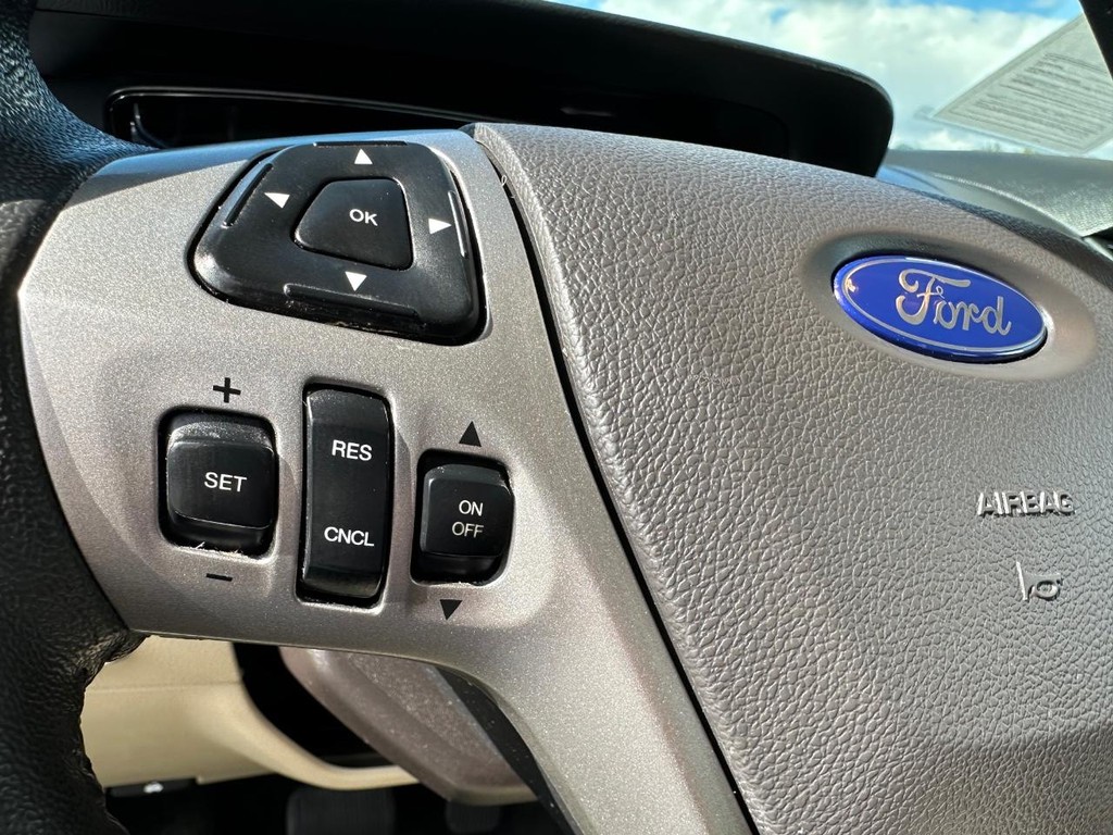 2018 Ford Taurus SEL photo