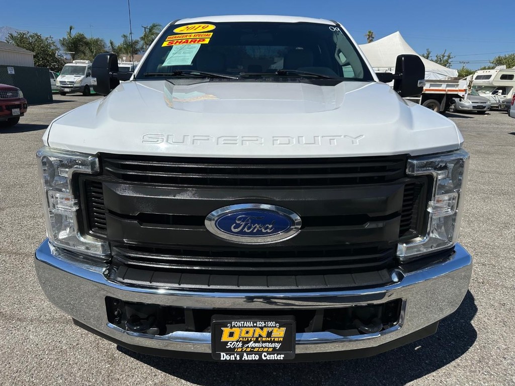 Ford F-350 Vehicle Full-screen Gallery Image 14