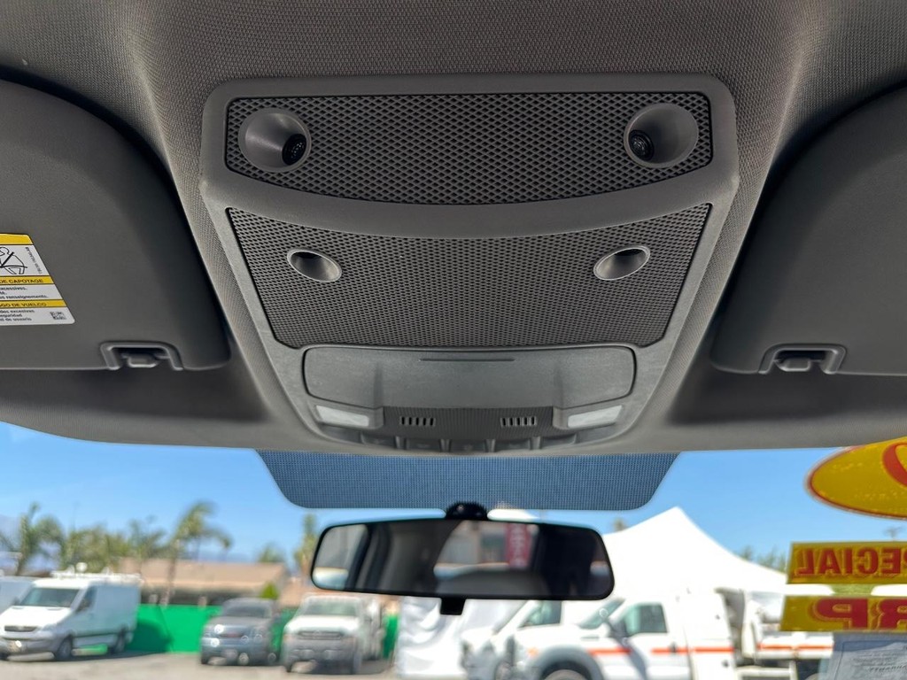 Ford F-350 Vehicle Full-screen Gallery Image 28