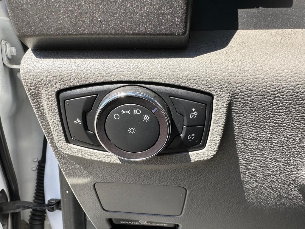 Ford F-350 Vehicle Full-screen Gallery Image 35