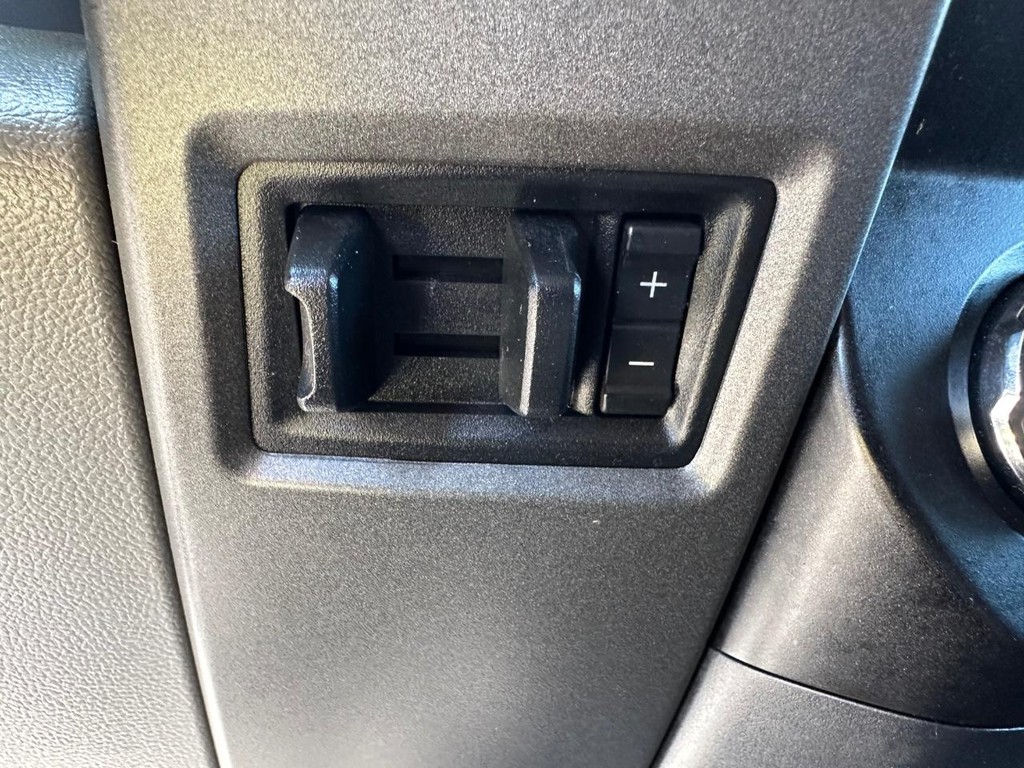 Ford F-350 Vehicle Full-screen Gallery Image 39